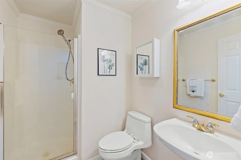 Property photo for 451 150th Place Ne, Bellevue photo 24