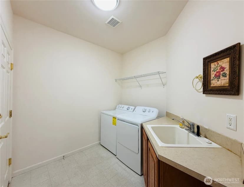Property photo for 451 150th Place Ne, Bellevue photo 25