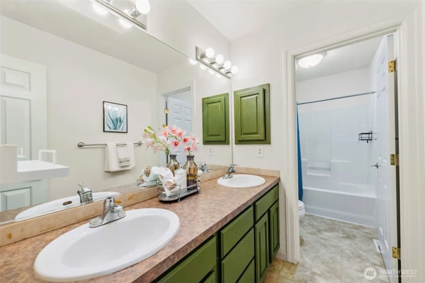 Property photo for 451 150th Place Ne, Bellevue photo 23