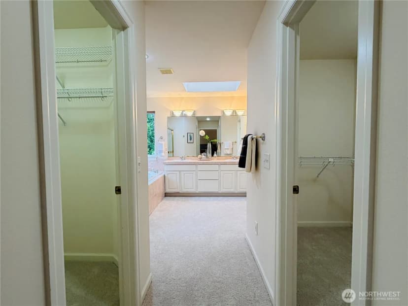 Property photo for 451 150th Place Ne, Bellevue photo 17