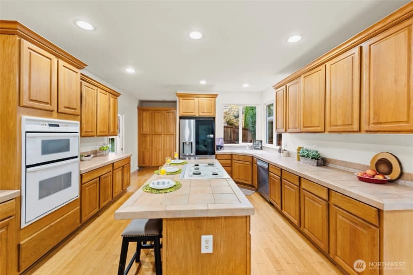 Property photo for 451 150th Place Ne, Bellevue photo 11
