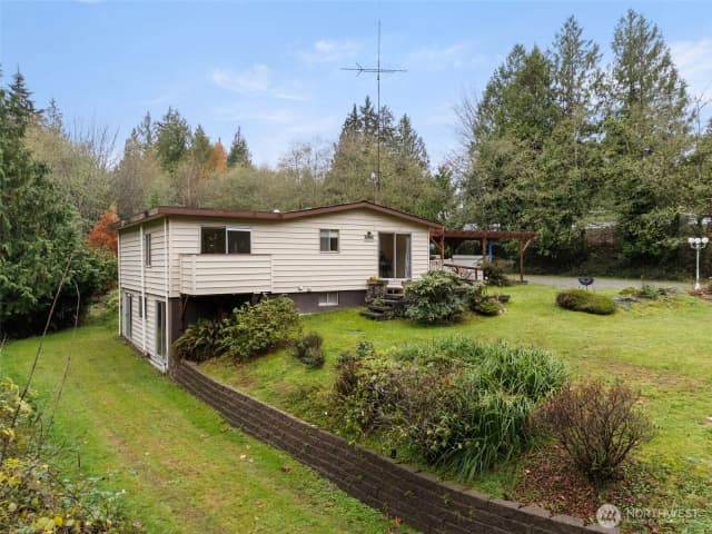 Property photo for 6091 Ne Twin Spits Road, Hansville photo 2