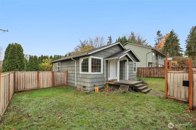 Property photo for 1755 Ne 89th Street, Seattle photo 3