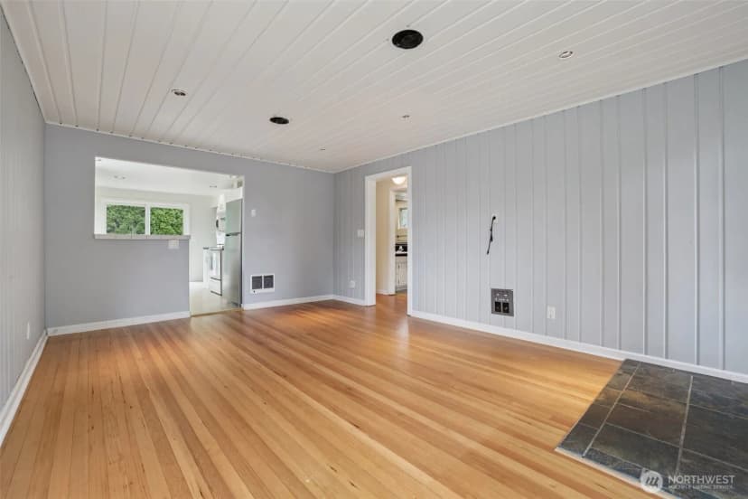 Property photo for 1755 Ne 89th Street, Seattle photo 9