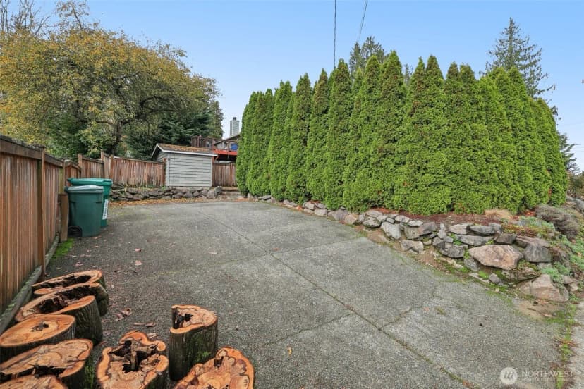 Property photo for 1755 Ne 89th Street, Seattle photo 5