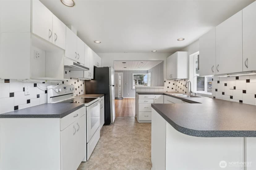 Property photo for 1755 Ne 89th Street, Seattle photo 14