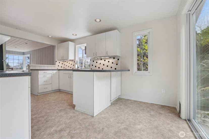 Property photo for 1755 Ne 89th Street, Seattle photo 12