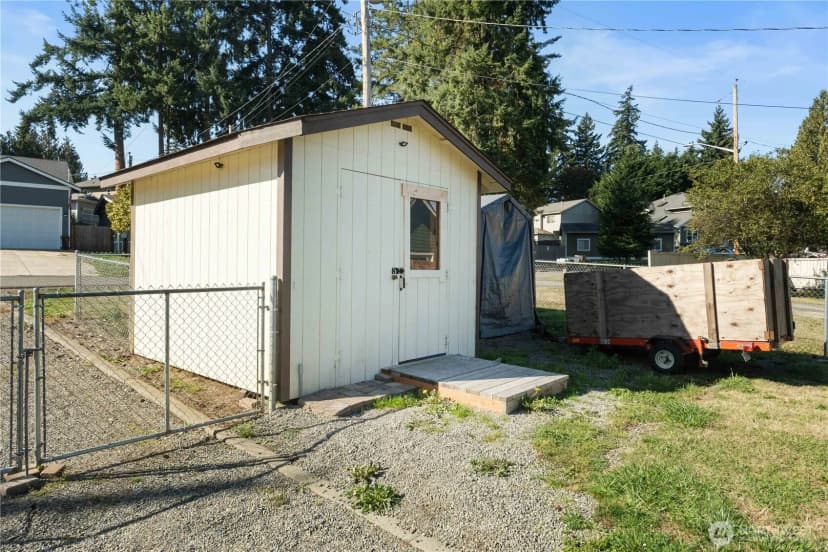Property photo for 4904 N Island Drive, Bonney Lake photo 6