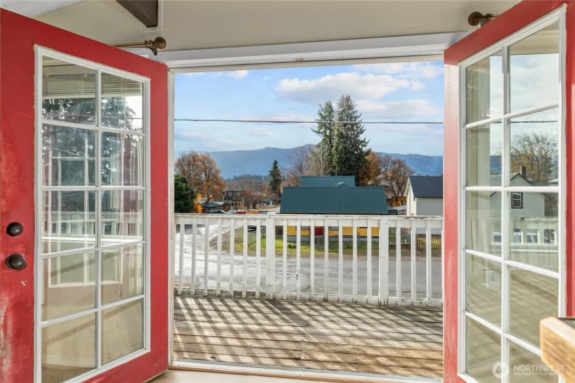 Property photo for 302 W 4th Street, Cle Elum photo 4