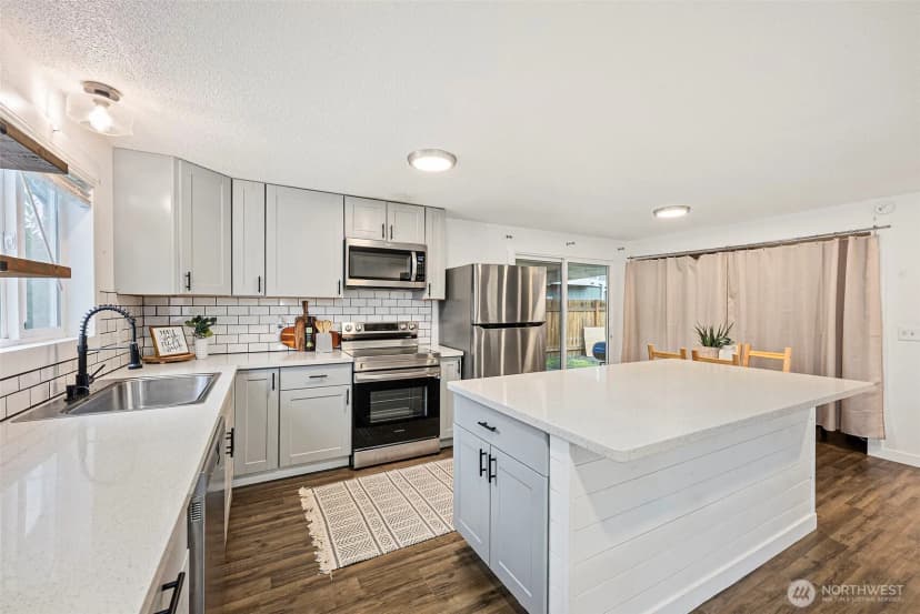 Property photo for 9011 Washington Boulevard Sw, Lakewood photo 14