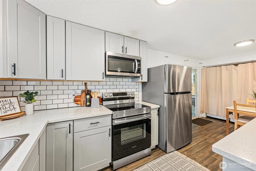 Property photo for 9011 Washington Boulevard Sw, Lakewood photo 11