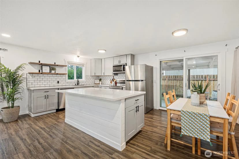 Property photo for 9011 Washington Boulevard Sw, Lakewood photo 12