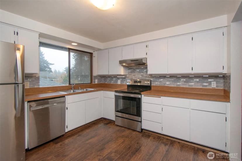 Property photo for 1624 W 8th Street, Port Angeles photo 15