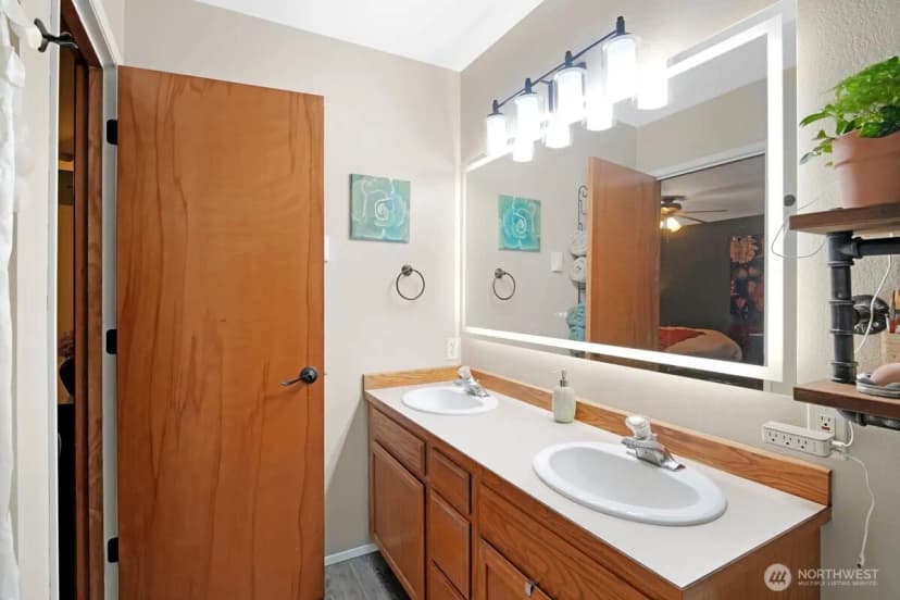 Property photo for 25 Clemons, Montesano photo 13