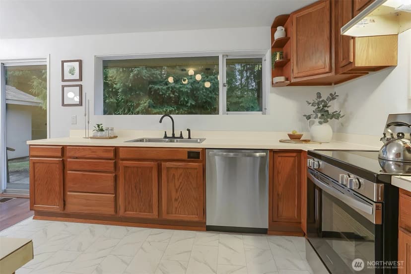 Property photo for 5405 221st Place Sw, Mountlake Terrace photo 11