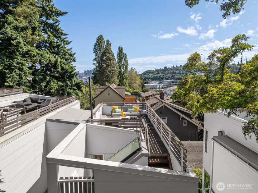 Property photo for 3642 A Interlake Avenue N, Seattle photo 25
