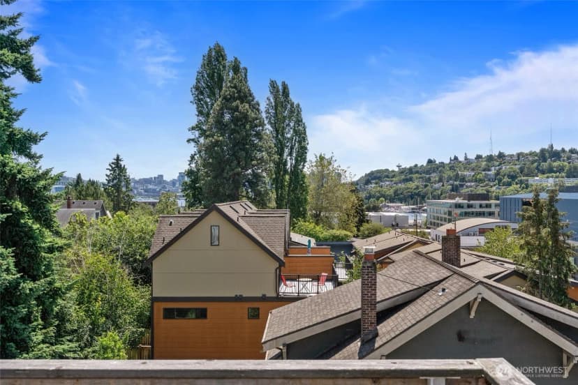 Property photo for 3642 A Interlake Avenue N, Seattle photo 35