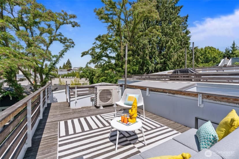 Property photo for 3642 A Interlake Avenue N, Seattle photo 32