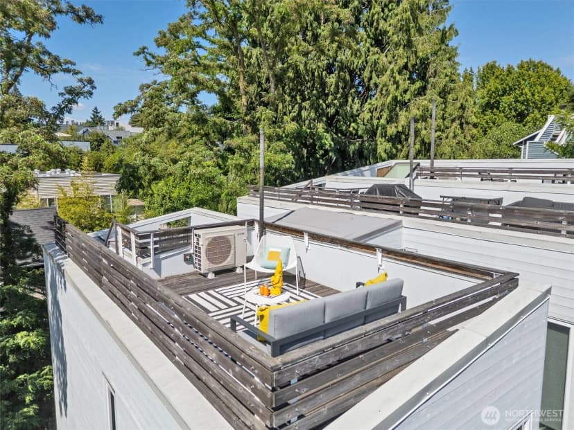 Property photo for 3642 A Interlake Avenue N, Seattle photo 33