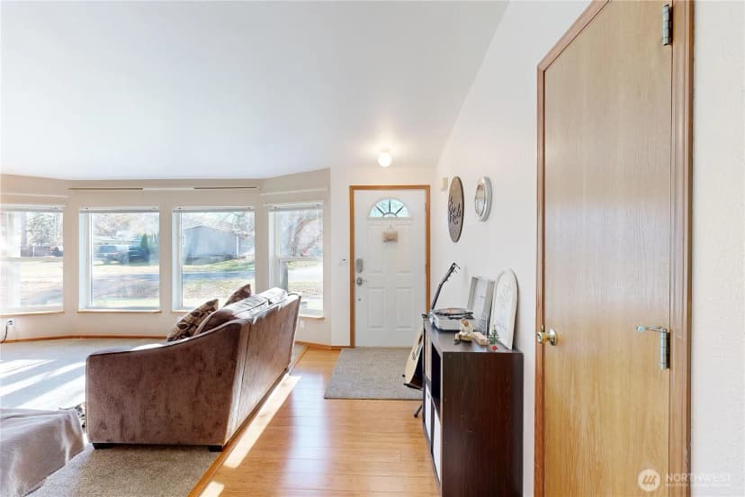 Property photo for 621 E Sixth Street, Waitsburg photo 5