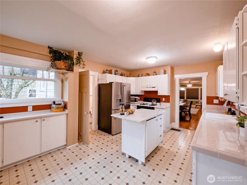 Property photo for 1028 N Oakes Street, Tacoma photo 10