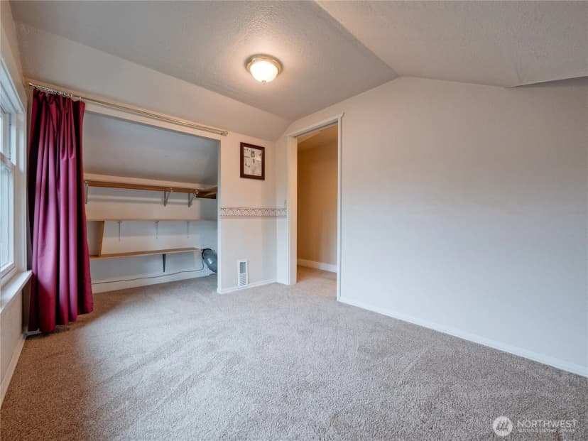 Property photo for 1028 N Oakes Street, Tacoma photo 18