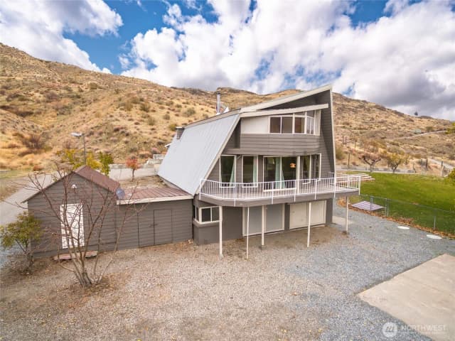 Property photo for 110 Bill Shaw Road, Pateros photo 2