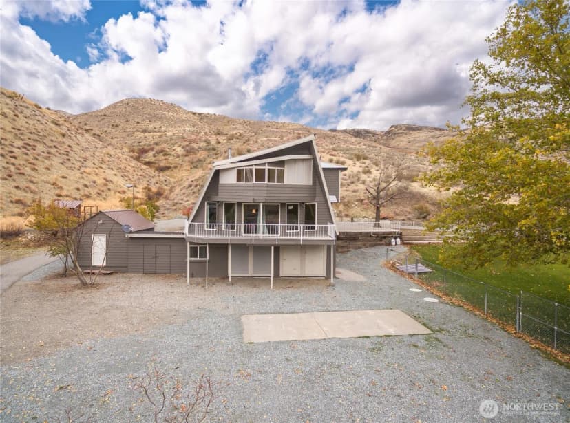Property photo for 110 Bill Shaw Road, Pateros