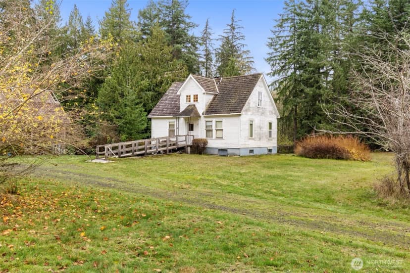 Property photo for 7111 Larson Lane Nw, Seabeck photo 2