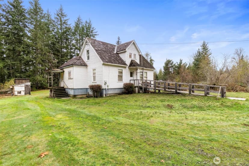 Property photo for 7111 Larson Lane Nw, Seabeck photo 3