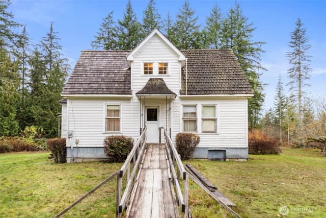 Property photo for 7111 Larson Lane Nw, Seabeck photo 4