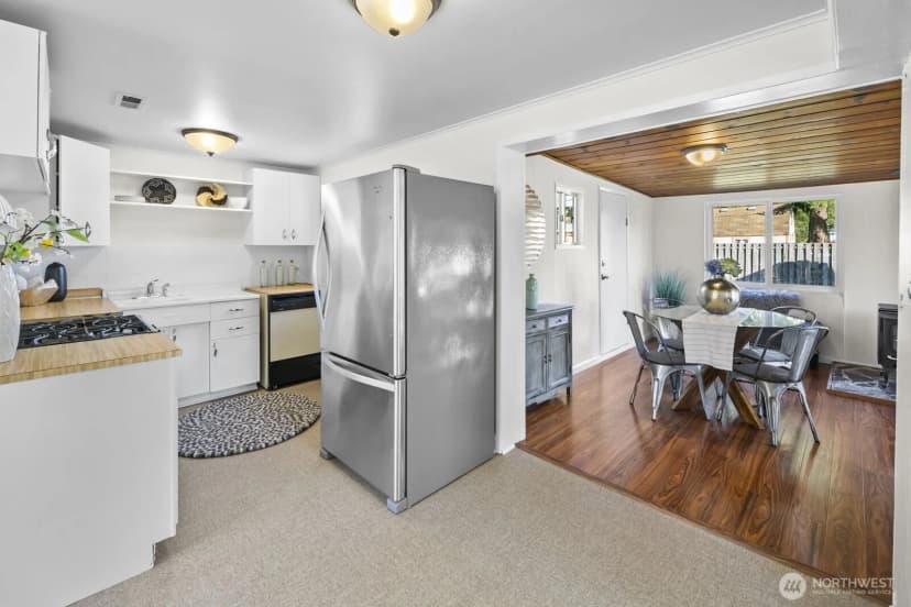 Property photo for 23901 59th Place W, Lake Forest Park photo 7