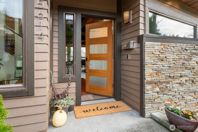 Property photo for 5614 40th Avenue W, Seattle photo 3