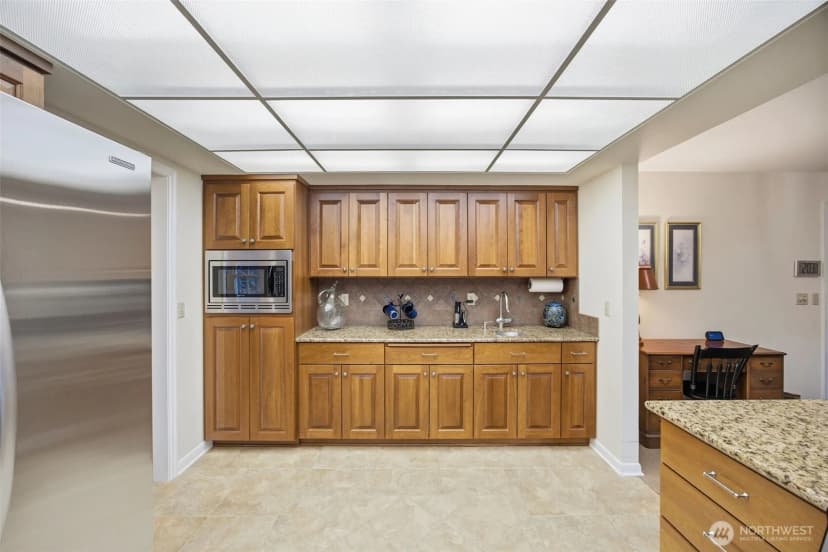Property photo for 20903 5th Avenue S, Des Moines photo 11