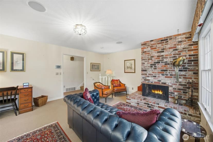 Property photo for 20903 5th Avenue S, Des Moines photo 14