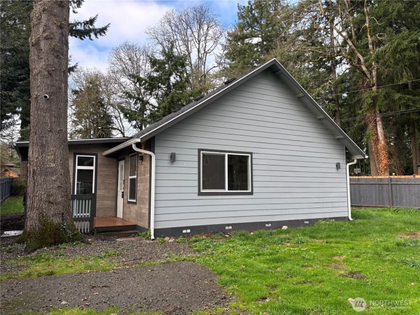 Property photo for 15201 13th Avenue S, Spanaway photo 2