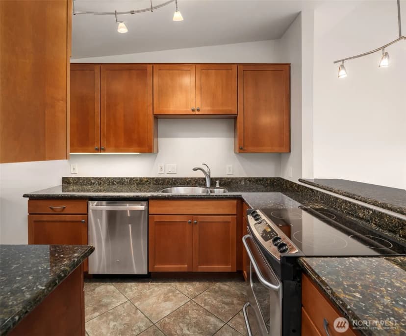 Property photo for 130 105th Avenue Se #c-314, Bellevue photo 4
