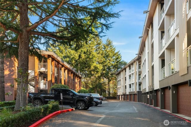 Property photo for 130 105th Avenue Se #c-314, Bellevue photo 2