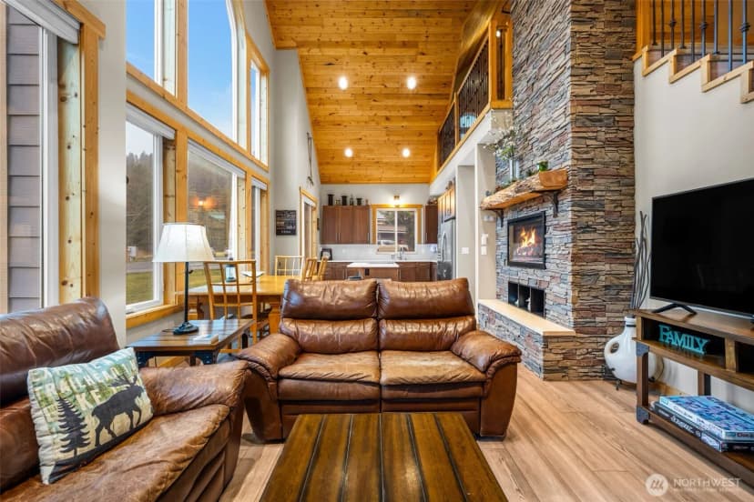 Property photo for 11650 Eagle Creek Road, Leavenworth photo 4