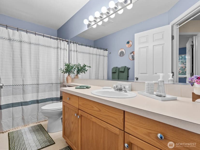 Property photo for 4612 Ne 6th Place, Renton photo 22