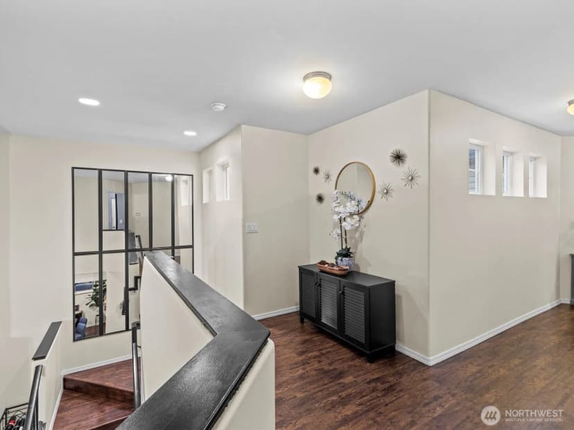Property photo for 4612 Ne 6th Place, Renton photo 15
