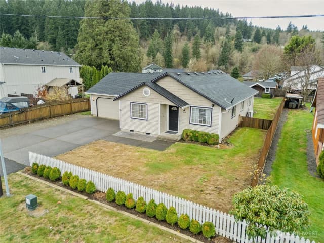 Property photo for 134 N Johnson Avenue, Yacolt photo 3