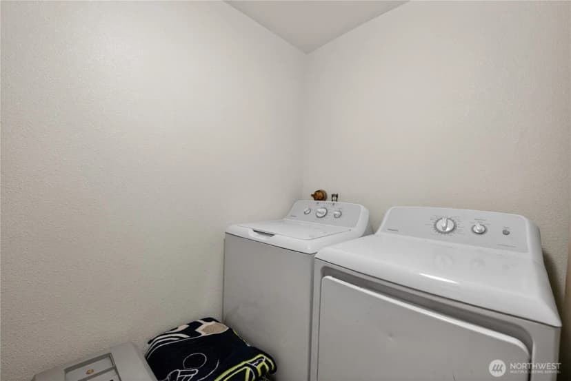 Property photo for 214 Cedar Street E, Roy photo 21