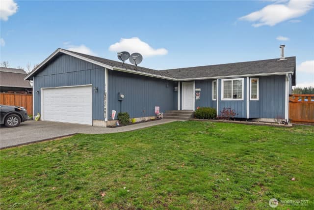 Property photo for 214 Cedar Street E, Roy