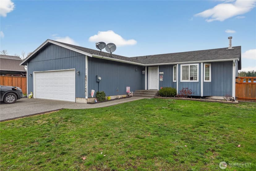 Property photo for 214 Cedar Street E, Roy