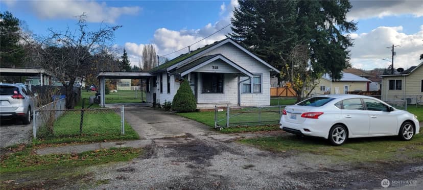 Property photo for 718 S Silver Street, Centralia photo 3