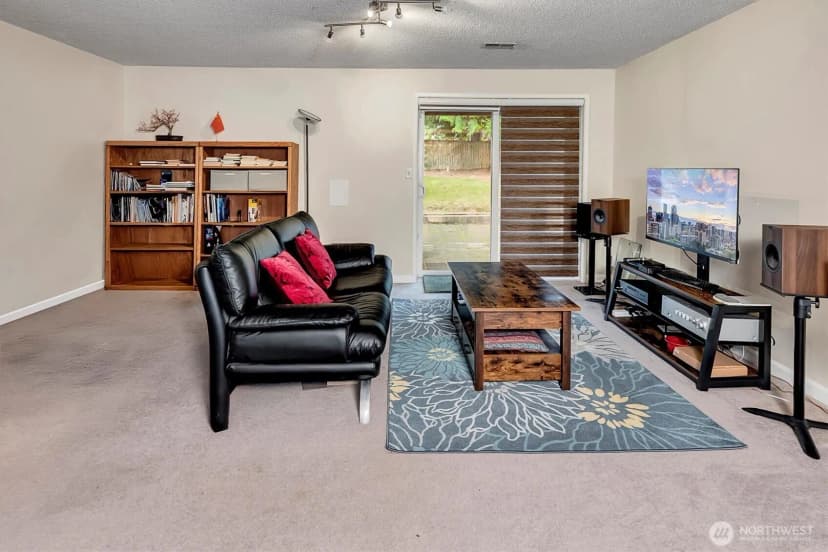 Property photo for 15035 Ne 16th Street, Bellevue photo 19