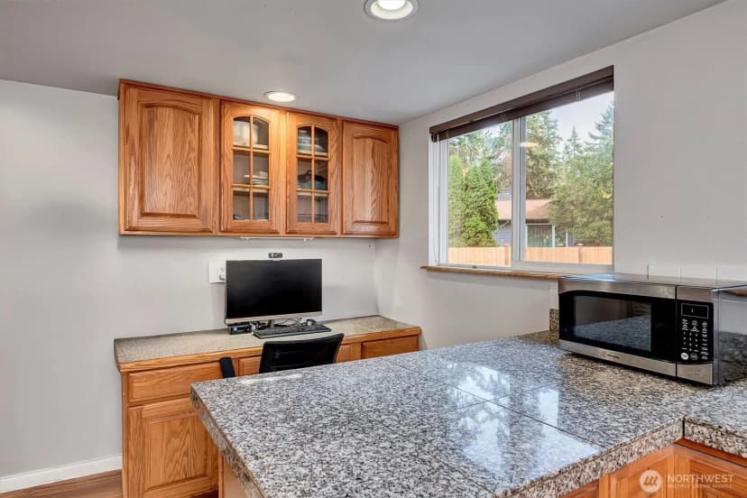 Property photo for 15035 Ne 16th Street, Bellevue photo 12