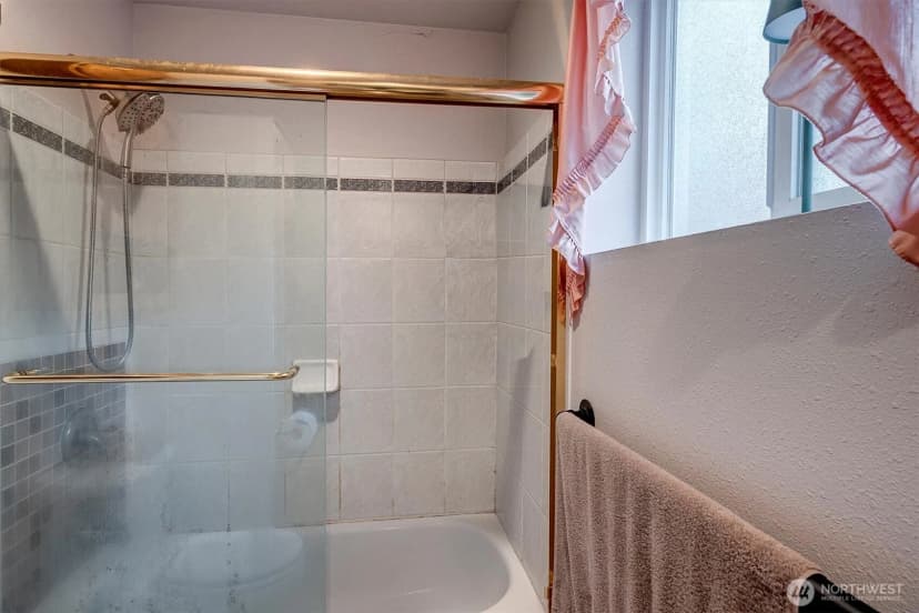 Property photo for 15035 Ne 16th Street, Bellevue photo 25