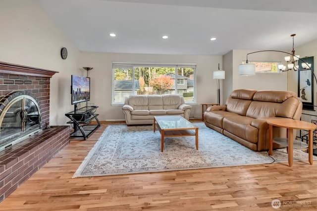 Property photo for 15035 Ne 16th Street, Bellevue photo 4